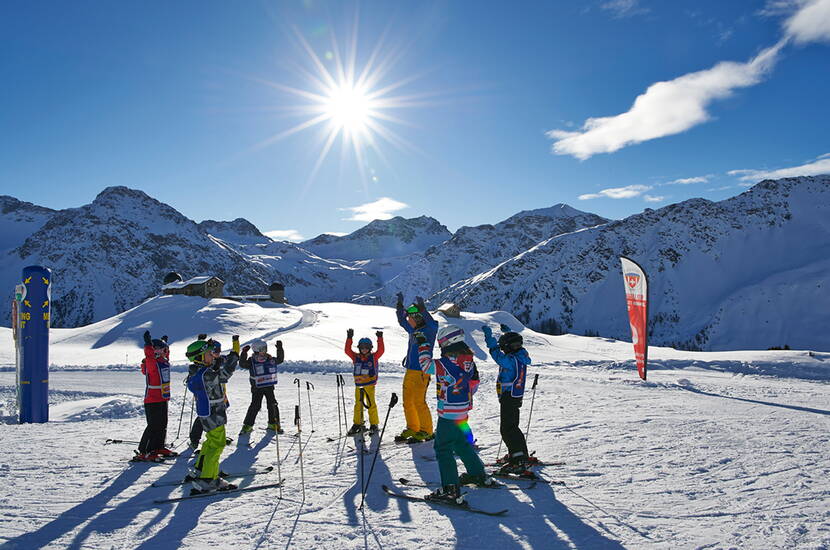 Zoom: Escursione per famiglie Arosa Lenzerheide. Il comprensorio di sport sulla neve di Arosa Lenzerheide attende con ansia la vostra visita in montagna e vi farà battere il cuore nel nostro paradiso degli sport sulla neve.
