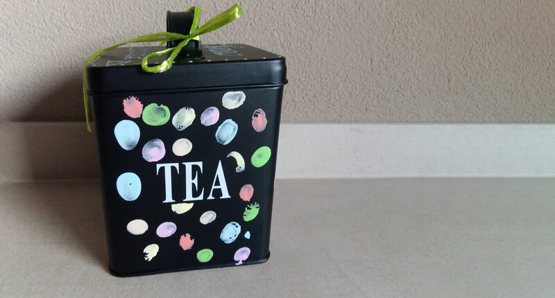 Das ideale Geschenk für Teetrinkerinnen und -trinker. Oftmals ist es schwer, ein geeignetes Geschenk für seine Lieben zu kaufen, deshalb macht man es am besten selber.