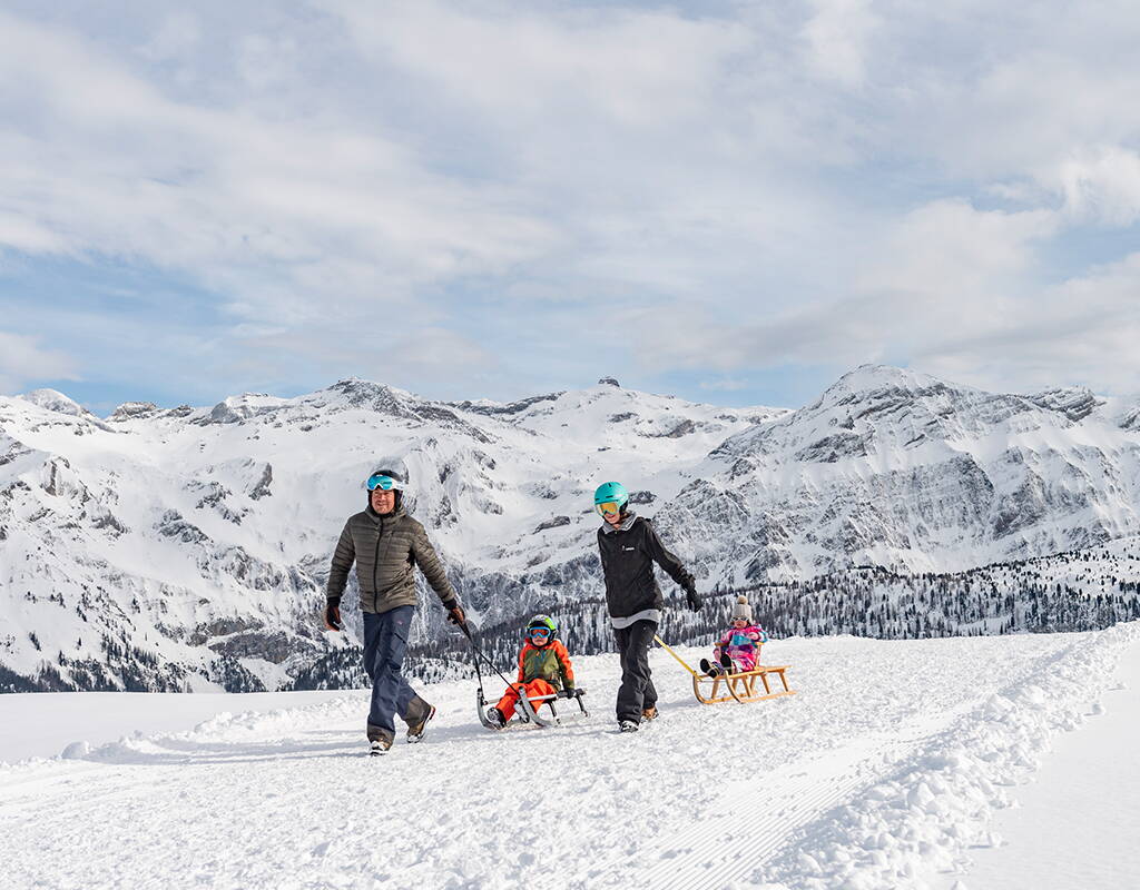 Comme alternative au ski, le Betelberg est préparé pour d'autres sports d'hiver. Des pistes de luge, des chemins de randonnée hivernale et la piste de ski de fond d'altitude Haslerberg garantissent un plaisir hivernal actif et attrayant. 