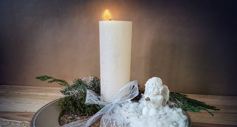 Adventszeit ist Kerzen- und Dekozeit. Lass dich bei der Gestaltung deines Adventstellers von uns inspirieren.