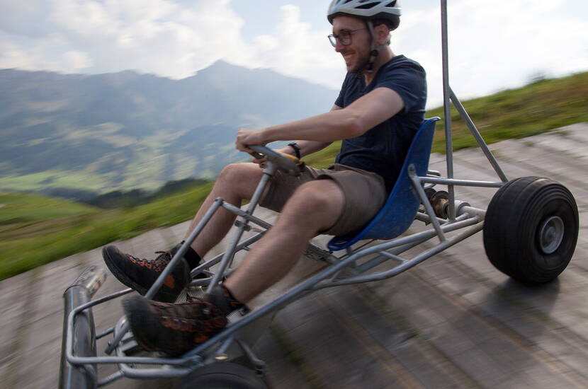 Zoom: Familienausflug Marbachegg. Mit den Marbachegg-Carts ist Spass und Abenteuer für die ganze Familie programmiert!