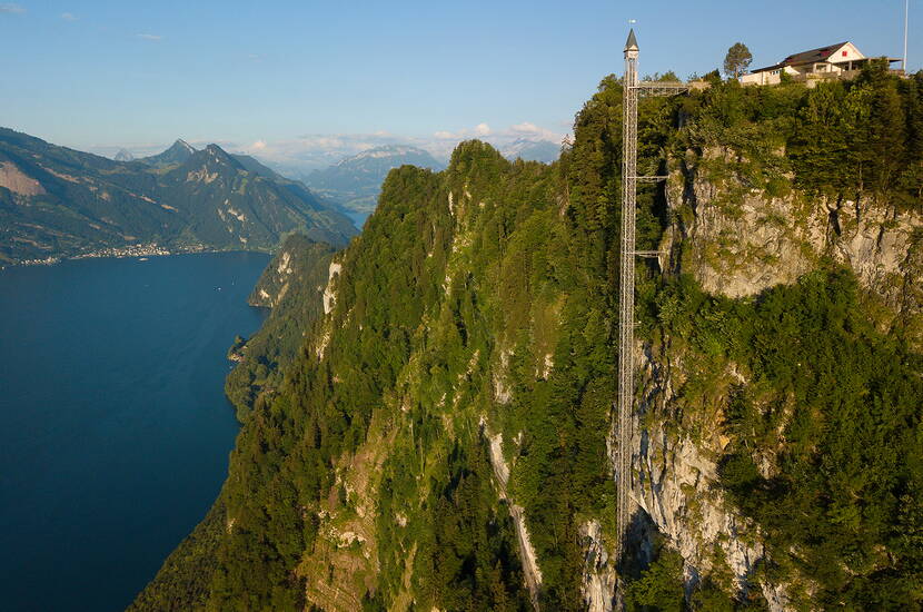 Zoom: Der auf 1132 Meter gelegene Hammetschwand Lift ist der höchste Aussenlift Europas. Bereits vor 105 Jahren verschlug es den ersten Passagieren des Hammetschwand Lifts den Atem. 
