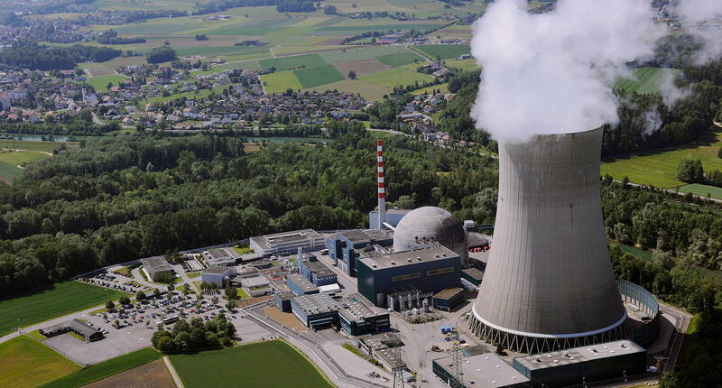 Excursion familiale à la centrale nucléaire de Gösgen – la production d'électricité à fleur de peau. Visite de l'usine pour les jeunes et les adultes à partir de 12 ans.