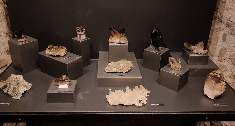 Das Urner Mineralien-Museum in Seedorf ist wohl das ungewöhnlichste und faszinierendste Mineralienmuseum der Schweiz. Ein Besuch im Mineralienmuseum ist immer ein Ausflug wert, für Gross und Klein.